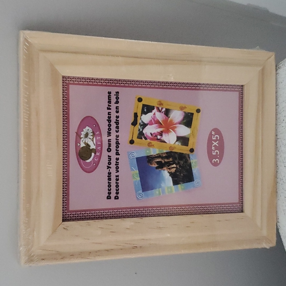 ALL 11 WOODEN FRAMES